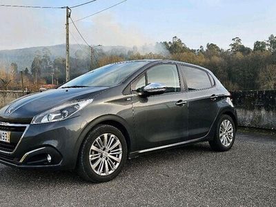 usado Peugeot 208 1.2 Pure Tech Style 65.000 km