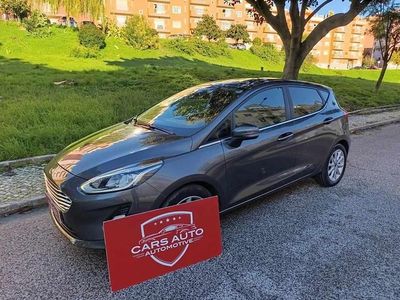 Usado Ford Fiesta Active 120 HP (88 kW) 2018 Cinza