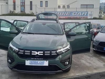 Usado Dacia Sandero Stepway 91 HP (66 kW) 2024 Cinzento SUV