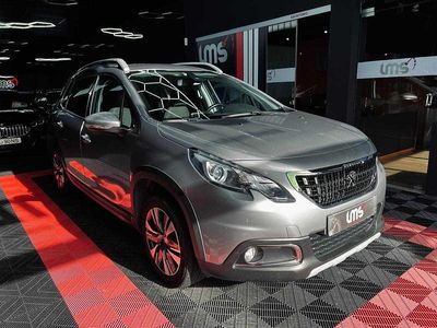 Usado Peugeot 2008 83 HP (61 kW) 2018 Cinzento SUV