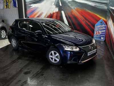 Lexus CT200h