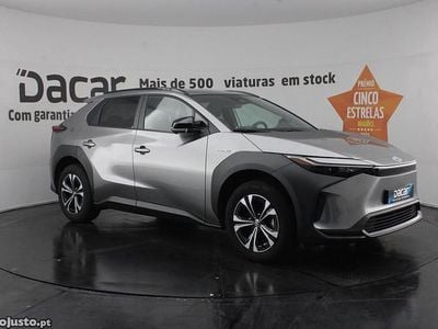 Cinza Usado 2023 Toyota bZ4X SUV | € 30.699 (Preço justo)
