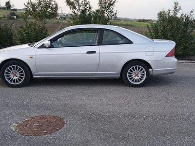Usado Honda Civic 125 HP (91 kW) 2001 Coupé