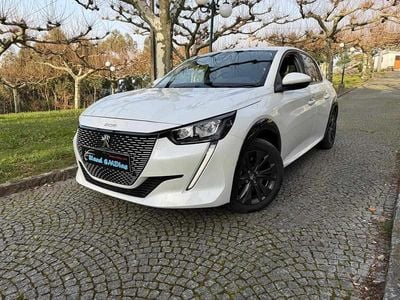 Branco Usado 2021 Peugeot e-208 Citadino | € 17.650 (Preço justo)