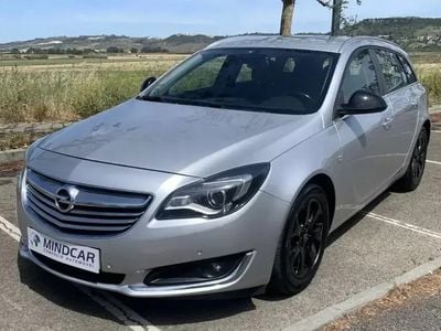 Usado Opel Insignia Cosmo 160 HP (117 kW) 2013 Cinza prata Carrinha