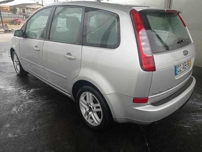 Usado Ford Focus 109 HP (80 kW) 2005 Cinzento Carrinha