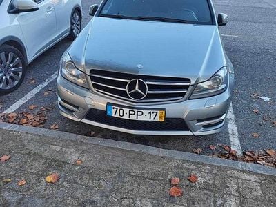Usado Mercedes C200 136 HP (100 kW) 2011 Cinzento Carrinha
