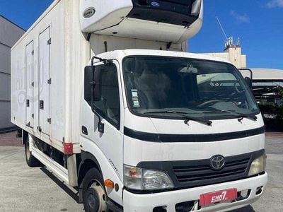 Usado Toyota Dyna 150 HP (110 kW) 2008 Branco Pickup