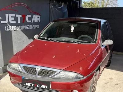Usado Lancia Ypsilon 60 HP (44 kW) 1996 Vermelho Citadino