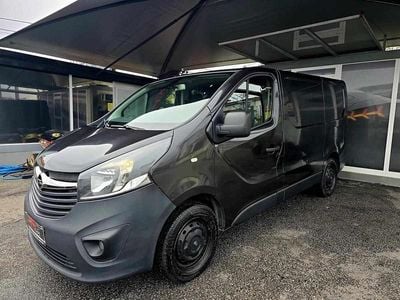 Usado Opel Vivaro 115 HP (84 kW) 2016 Preto Monovolume
