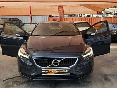 Azul Usado 2018 Volvo V40 Momentum Carrinha | € 19.000 (Preço elevado)