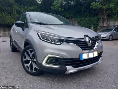Cinza Usado 2018 Renault Captur Zen SUV | € 15.750 (Preço elevado)