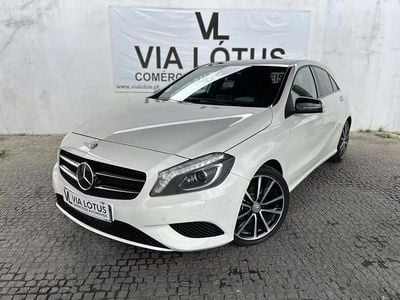 Branco Usado 2014 Mercedes A180 Style | € 18.000 (Preço justo)