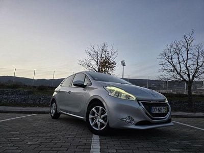 Usado 2012 Peugeot 208 Citadino | € 7.300 (Preço justo)