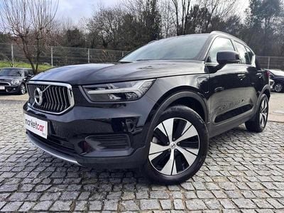 Preto Usado 2021 Volvo XC40 Momentum SUV | € 29.250 (Bom preço)
