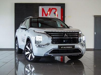 Branco Usado 2025 Mitsubishi Outlander Instyle SUV | € 52.190