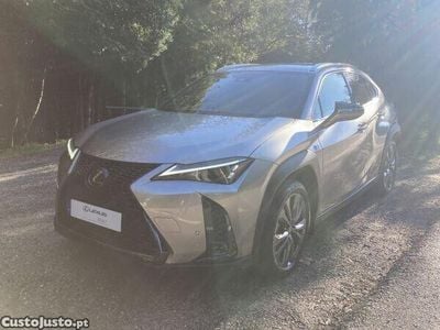 Cinza Usado 2024 Lexus UX 250h Sport Line SUV | € 46.000