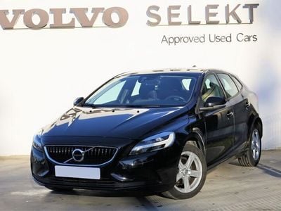 019 preto Usado 2017 Volvo V40 Momentum Carrinha | € 14.700 (Preço justo)