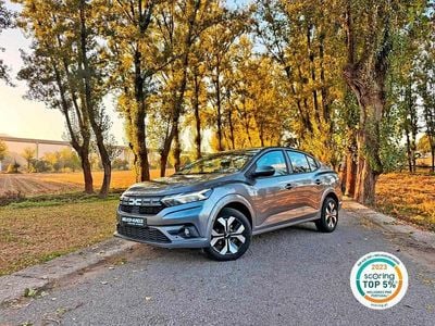 Cinza Usado 2024 Dacia Logan Journey Sedan | € 18.990