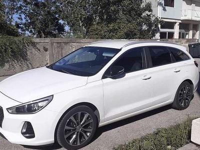 Branco Usado 2017 Hyundai i30 Style Carrinha | € 11.800 (Preço justo)