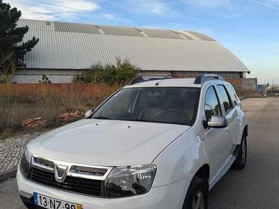 Branco Usado 2013 Dacia Duster Citadino | € 10.900