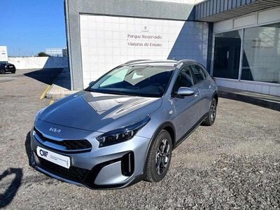 Azul Usado 2025 Kia XCeed SUV | € 21.899 (Caro)