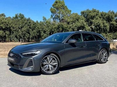 Cinzento Usado 2024 Audi A5 Premium Citadino | € 48.990 (Preço justo)