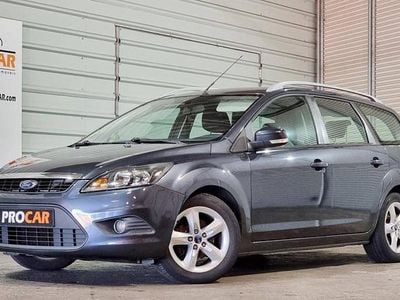 Usado Ford Focus 90 HP (66 kW) 2010 Cinzento Carrinha