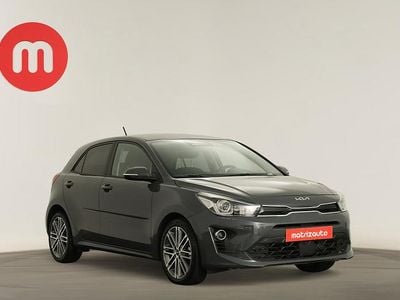 Cinzento Usado 2023 Kia Rio | € 16.499 (Preço justo)