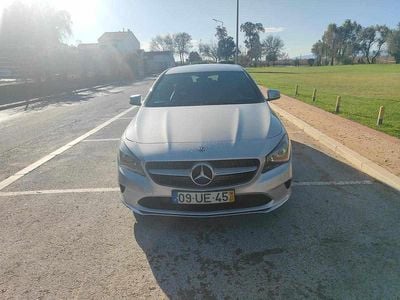 Cinzento Usado 2018 Mercedes CLA180 Sedan | € 18.500 (Super Preço)