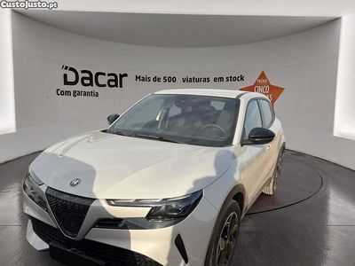 Usado Alfa Romeo Junior 114 kW (156 HP) 2025 Branco SUV