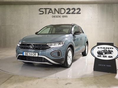 Usado VW T-Roc Life 110 HP (80 kW) 2023 Azul SUV