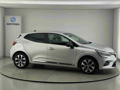 Cinzento Usado 2023 Renault Clio V Evolution Citadino | € 16.990 (Preço justo)