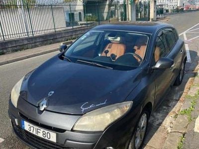 Usado 2009 Renault Mégane III SE Sedan | € 3.900 (Preço justo)