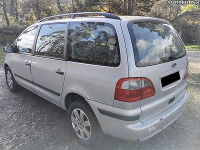 Cinza Usado 2001 Ford Galaxy Monovolume | € 2.750 (Preço justo)