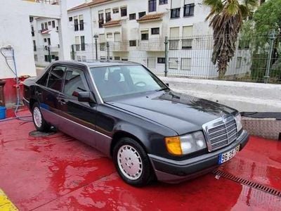 Preto Usado 1992 Mercedes E200 Sedan | € 2.900