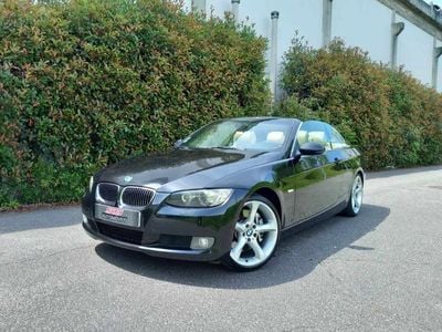 Preto Usado 2007 BMW 330 Coupé | € 19.000