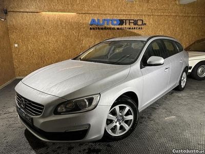 Usado Volvo V60 Momentum 115 HP (84 kW) 2013 Branco Carrinha
