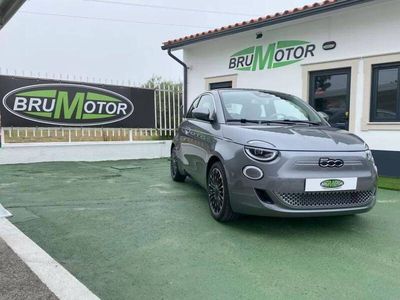 Usado Fiat 500e La Prima 86 kW (118 HP) 2024 Cinzento Citadino