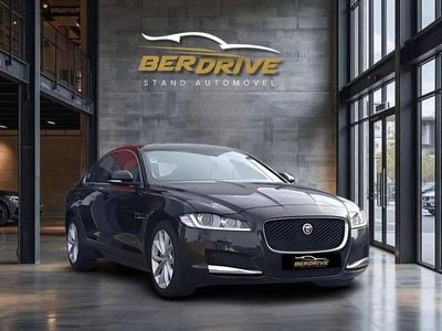 Usado Jaguar XF Prestige 180 HP (132 kW) 2017 Preto Sedan