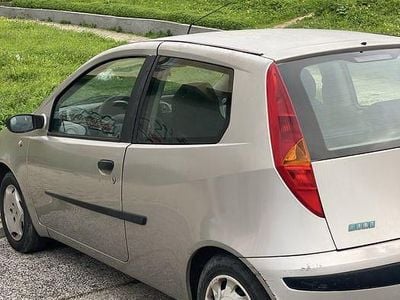 Usado Fiat Punto 85 HP (62 kW) 2003 Citadino