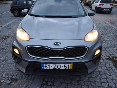 Usado Kia Sportage 136 HP (100 kW) 2019 Cinzento SUV