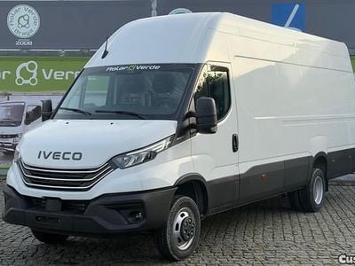 Branco Usado 2025 Iveco Daily | € 53.500