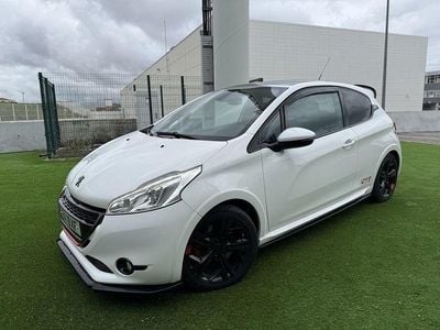Usado 2013 Peugeot 208 GTi Citadino | € 11.999 (Bom preço)
