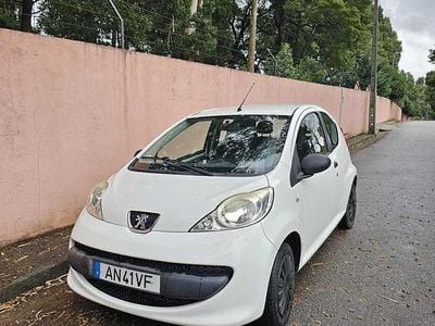 Branco Usado 2008 Peugeot 107 Citadino | € 3.500