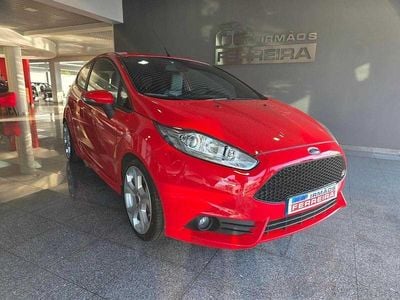 Vermelho Usado 2014 Ford Fiesta | € 14.500