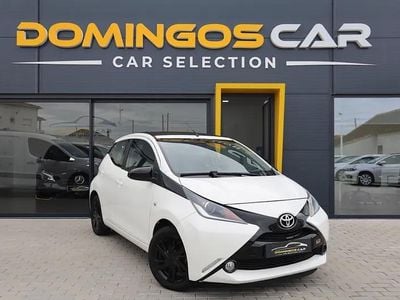 Usado Toyota Aygo X-play 69 HP (50 kW) 2015 Branco Citadino