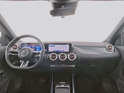 Mercedes EQA250