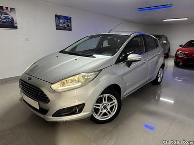 Cinza Usado 2013 Ford Fiesta Titanium Citadino | € 6.450 (Super Preço)