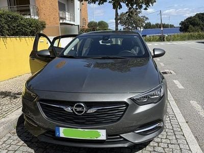 Usado Opel Insignia Sport 110 HP (80 kW) 2019 Cinzento Sedan